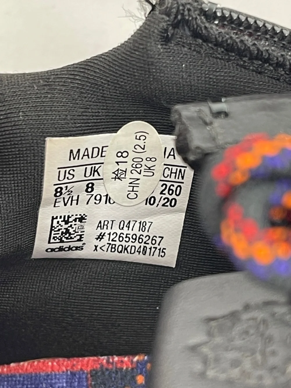 adidas Black Sneakers with Red, Orange, Yellow & Blue Graphic Insole MENS 8.5 - Picture 6 of 10